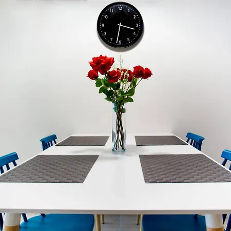 Toni's New 2bdroom Near Stadium Διαμέρισμα *